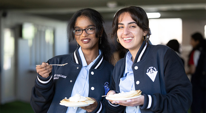 Delany Granville students eating food together